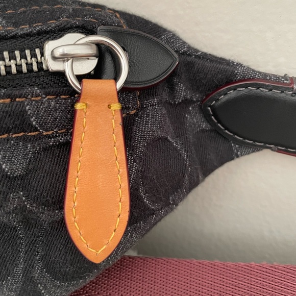 Coach Belt Bag - Picture 9 of 10
